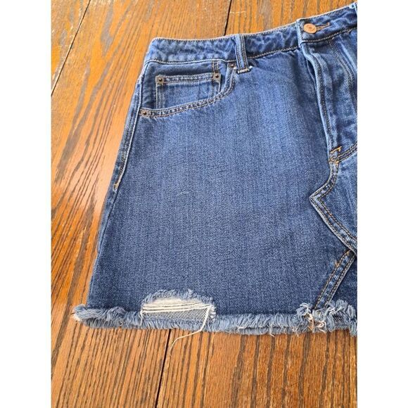 Size 12 Short American Eagle Denim Blue Jean Mini Skirt Distressed Button Fly - Picture 3 of 5